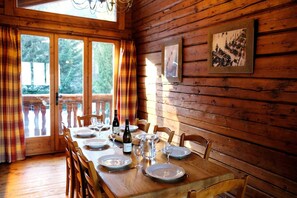 Chalet | Dining - Chalet in La Tania Near Ski Slopes (Courchevel)