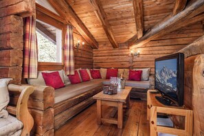 Chalet | Living room - Chalet in La Tania Near Ski Slopes (Courchevel)