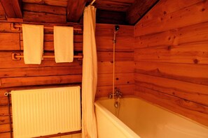 Chalet | Bathroom | Bathtub - Chalet in La Tania Near Ski Slopes (Courchevel)