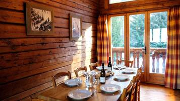 Chalet | Dining