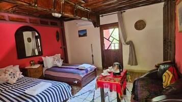 Chambre Supérieure Double ou avec lits jumeaux, balcon, vue ville