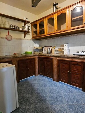 Apartment, City View | Private kitchen