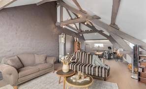 TV, fireplace, stereo, offices