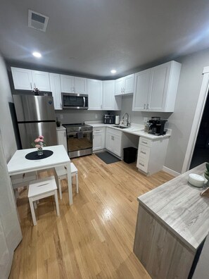 Private kitchen - The village (Northglenn)