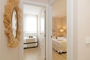 Iron/ironing board, Internet, bed sheets - GuestReady - Charming beachside Valencia apartment (Valencia)