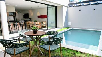 Villa | Buiten dineren