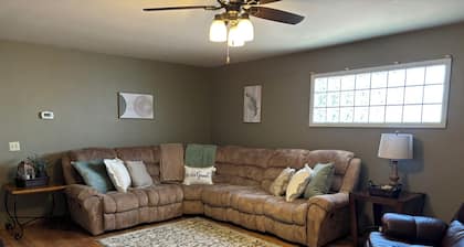 Peaceful 2-bedroom house in a great location in charming Scott City!