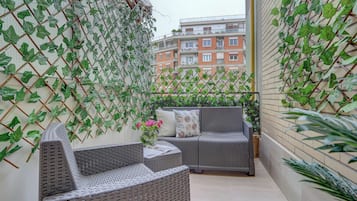 Comfort Apartment, 2 Bedrooms, Balcony, City View | Property grounds