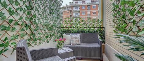 Comfort Apartment, 2 Bedrooms, Balcony, City View | Property grounds