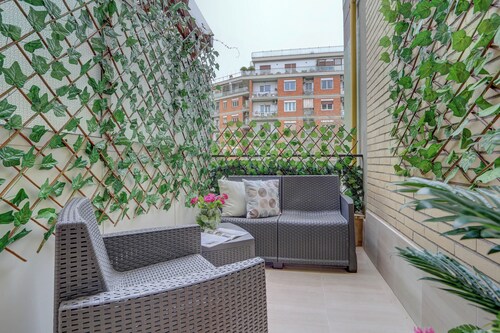 SAN GIOVANNI Appia Park - Stylish apartment with balcony - Metro A - 10 min City Center
