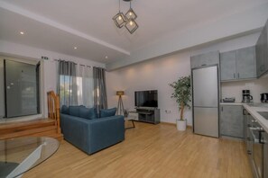 Deluxe-Suite, Blick auf den Innenhof | Wohnbereich