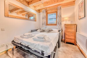 Room - Spacious & centrally located, close to all amenities (Chamonix-Mont-Blanc)