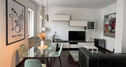 Cozy modern one-bedroom apartment 15 minutes from the heart of Turin