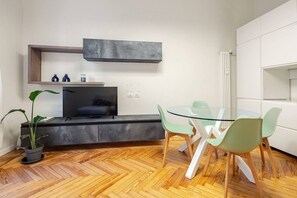 Dining - Renovated apartment Crocetta area (Torino)