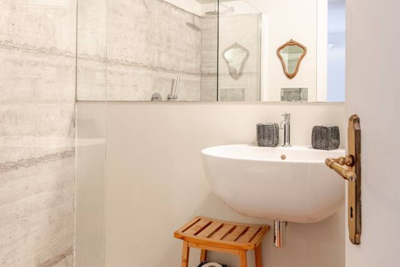 Dusche, Haartrockner, Bidet, Handtücher