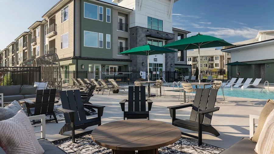 Landing Stunning 1bd, Clubhouse, Gym