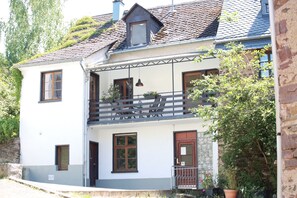 Exterior - Modern apartment for 2-4 guests with balcony (Bruttig-Fankel)
