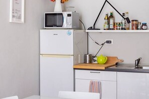 Refrigerador, microondas y lavavajillas 