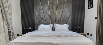 Times Square Hotel And Suites