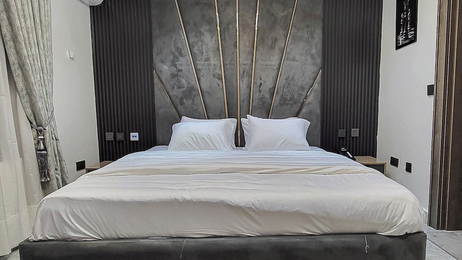 Times Square Hotel And Suites