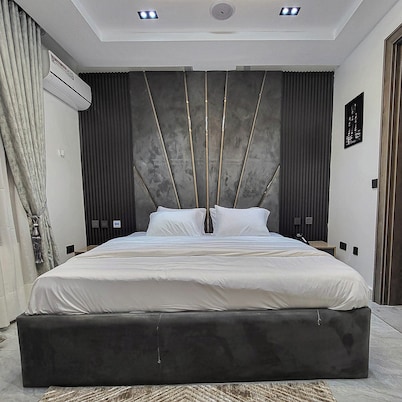 Times Square Hotel And Suites