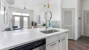 Căn hộ (1 Bedroom) | Bếp riêng