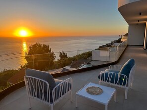 Terrace/patio - Villa Aqualento Luxury Villa with heated saltwater pool - 180° Ocean View (Arco da Calheta)