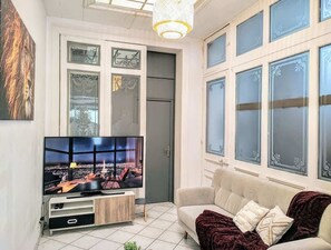 TV, offices - Manoir des Lumières, 5 ch, terrasse, wifi, 5 sdb (Roubaix)