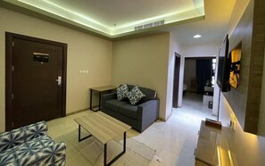 Junior Suite | Living area - Rovan Hotel (Madinah)