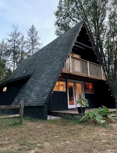 Secluded A-frame Loft Cabin on Lincoln Hills Trails Firepit ATV Friendly!