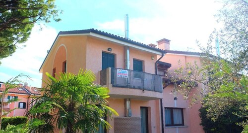 Villa « Le Cascine 01 » avec terrasse privée, jardin privé et climatisation