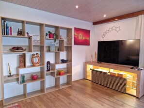 Interior - Lovingly furnished 3 room apartment "Sonnentraum" with a view of the lake and mountains (Sarnen)