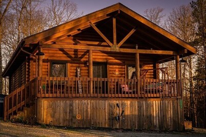 Sam's Place- Peaceful Cabin near Lake Of Egypt
