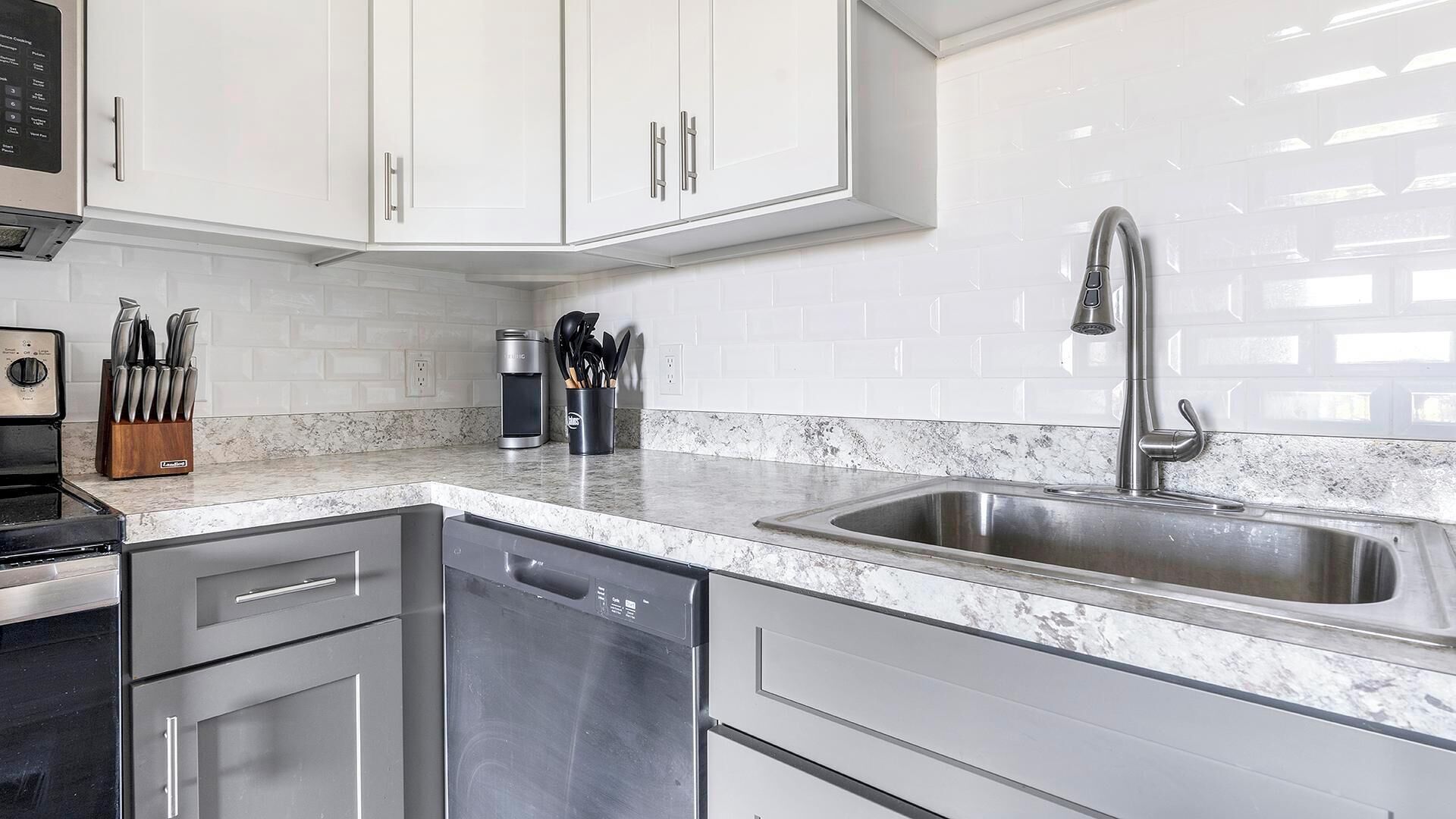 Studio (0 Bedroom) | Private kitchen