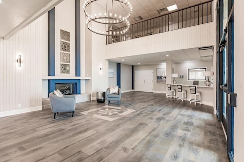 Landing Amazing Studio, Yoga Studio, Courtyard