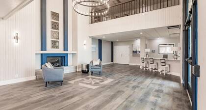 Landing Apartments Near HCA Florida Fawcett Hospital