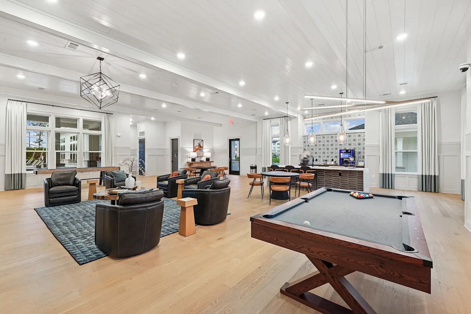 Apartment (2 Bedrooms) | Billiards