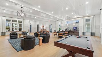 Apartment (2 Bedrooms) | Billiards