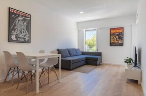 Interior - Village Carcavelos I Elegance by the Sea Steps from Praia & Santini (Carcavelos)