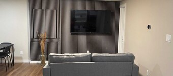 Cozy Suite in a Quiet Neighbourhood