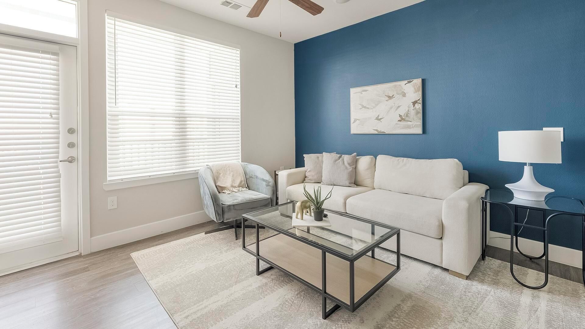 Apartment (2 Bedrooms) | Living area