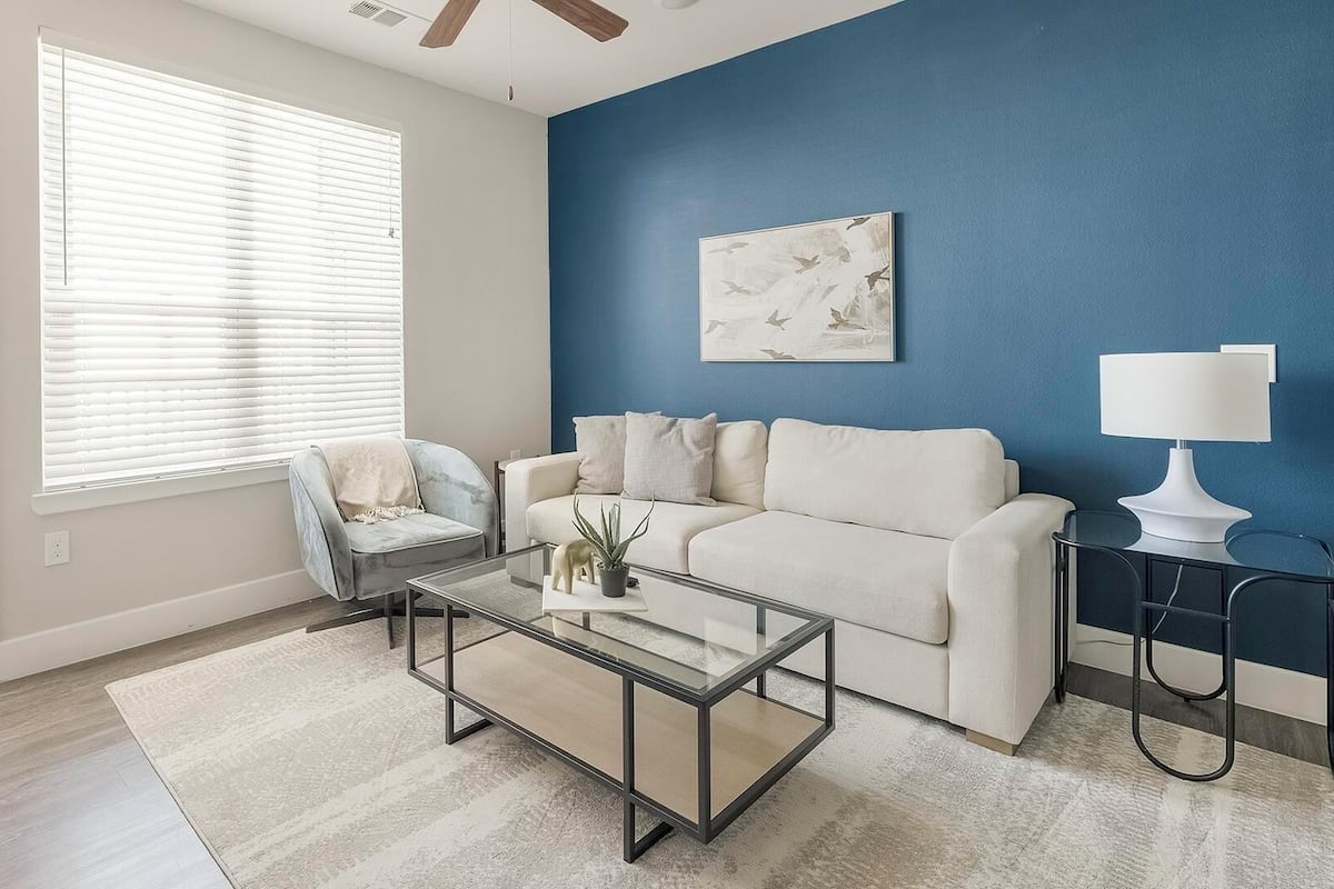 Apartment (2 Bedrooms) | Living area