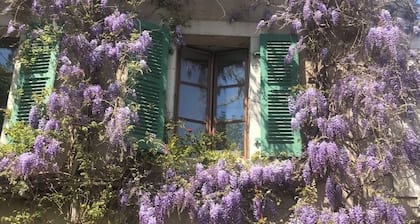 Fabulous 5-bedroom house in charming Divonne-les-Bains,with swimming pool,