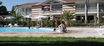 Maisonnette 2 bedrooms in residence with swimming pool 1km beach 2km center Soulac