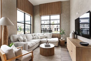 Lounge - Landing Apartments Lakeland Near Winston (Lakeland)