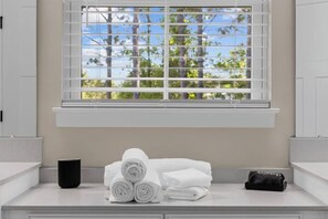 Interior - Luxe Dye Estates Townhome @ Barefoot - Golf, Pool, Hot Tub (North Myrtle Beach)