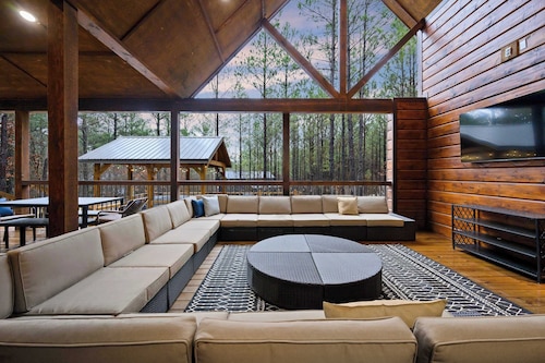 Luxury Lodge|Mini Pickleball, Playground, Hot Tub