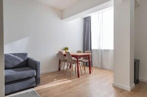 Dining - Apartment with stunning views of the Tagus River and the Atlantic (Cruz Quebrada)
