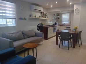 Living area - Beautiful luxury 2slproom app at resort Seru Coral + air conditioning and fiber internet (Willemstad)