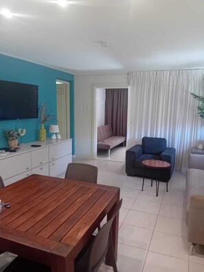 Living area - Beautiful luxury 2slproom app at resort Seru Coral + air conditioning and fiber internet (Willemstad)